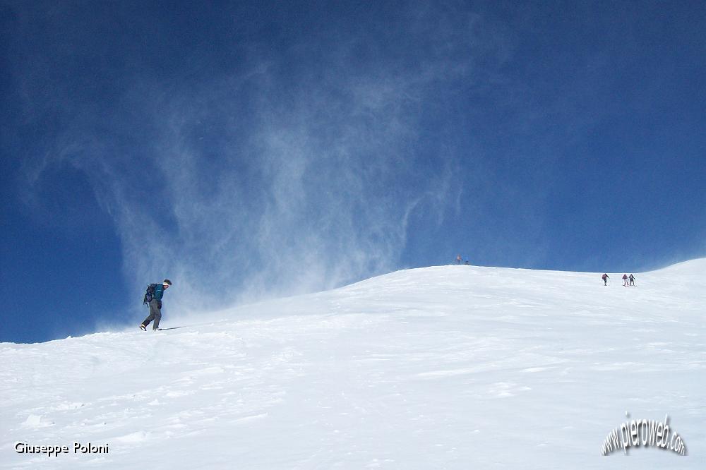 06 - .....sollevano e fanno ruotare la neve! .jpg